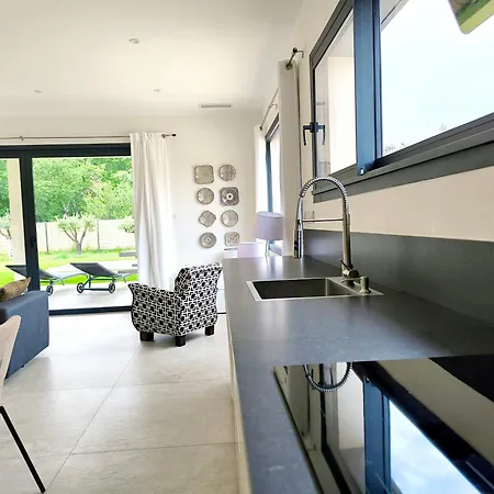 Вилла La Maison De Avec Piscine Proche D Uzes *
